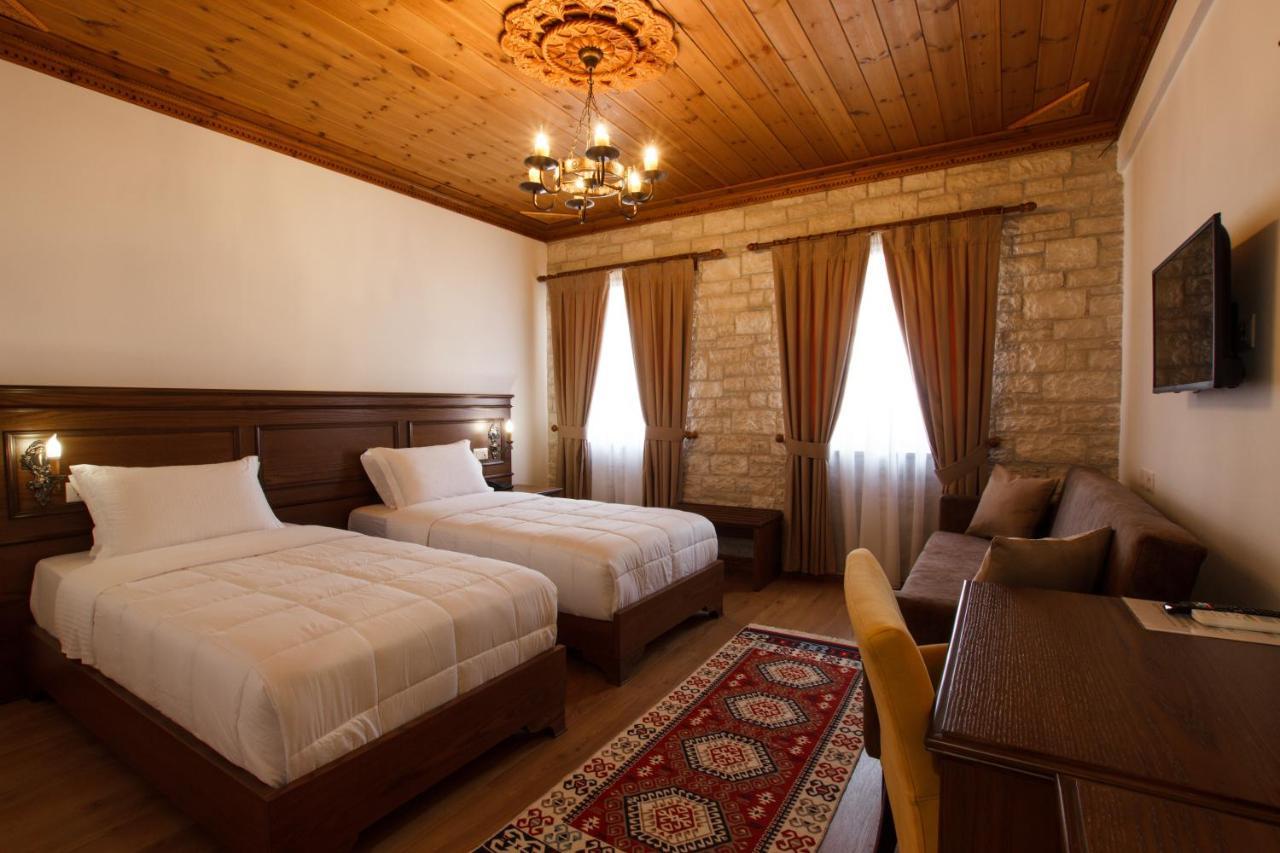 Rose Garden Hotel Gjirokastër Dış mekan fotoğraf
