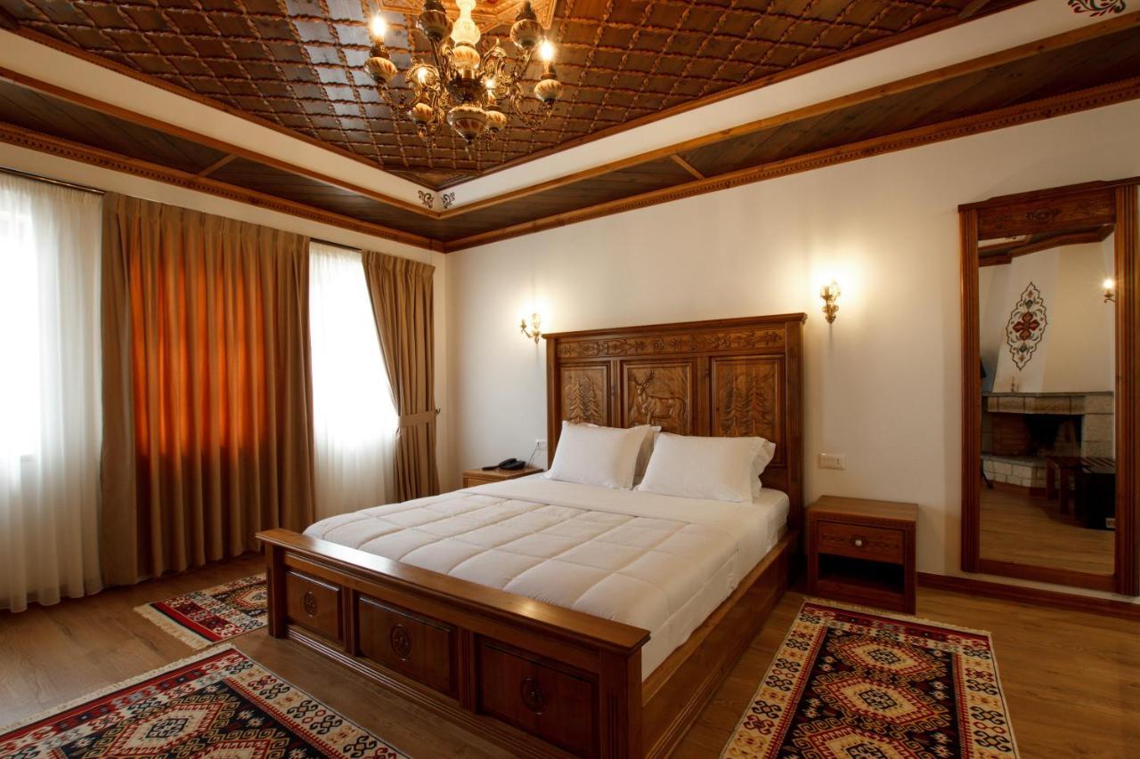 Rose Garden Hotel Gjirokastër Dış mekan fotoğraf