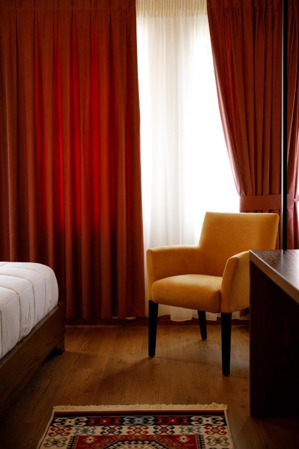 Rose Garden Hotel Gjirokastër Dış mekan fotoğraf