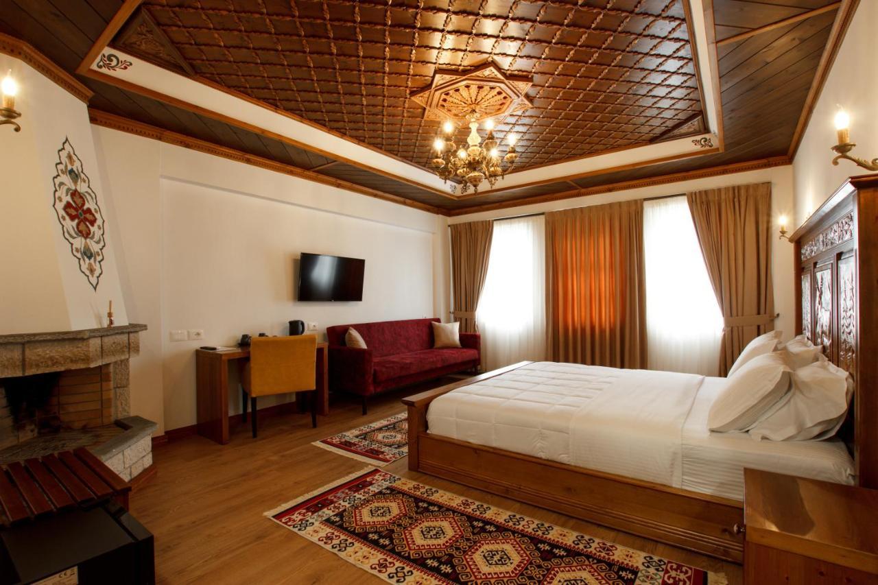Rose Garden Hotel Gjirokastër Dış mekan fotoğraf