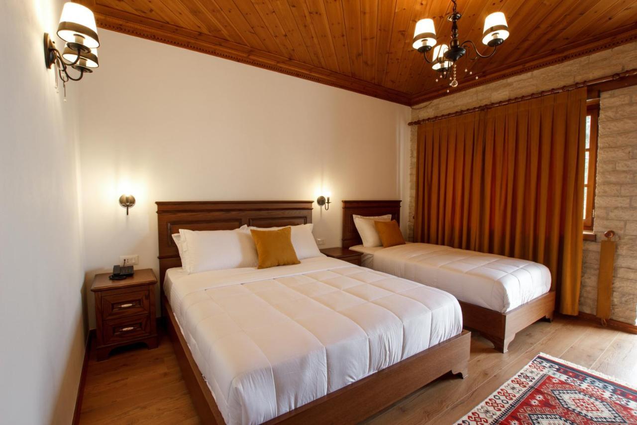Rose Garden Hotel Gjirokastër Dış mekan fotoğraf
