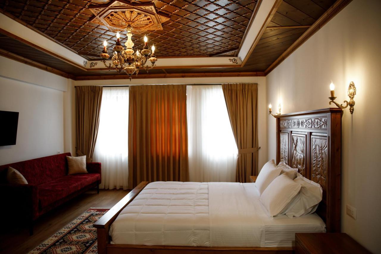 Rose Garden Hotel Gjirokastër Dış mekan fotoğraf