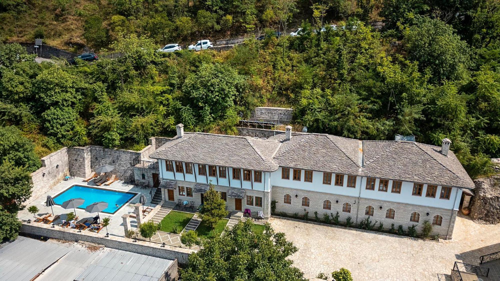 Rose Garden Hotel Gjirokastër Dış mekan fotoğraf